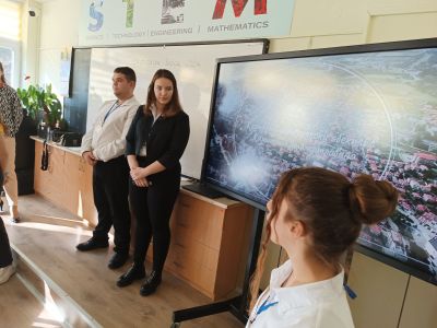 ПГЛПТ представи добри практики пред учители и експерти от четири области