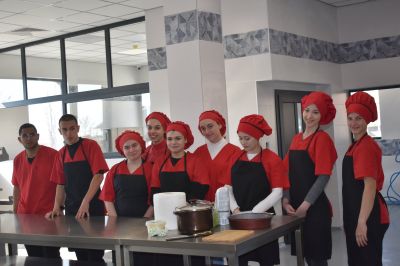 ПГЛПТ представи добри практики пред учители и експерти от четири области