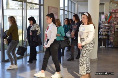 ПГЛПТ представи добри практики пред учители и експерти от четири области