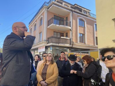 Повече от 120 жители и гости на Казанлък се включиха в тематична пешеходна обиколка на града