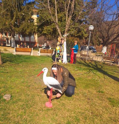 Енина посреща 1 март с празнична украса в центъра на селото 