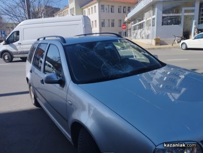 Със счупване на раменната става е ученичката, блъсната на пешеходна пътека в Казанлък