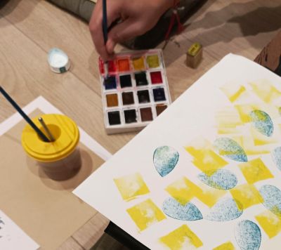 Десетки деца посетиха творческото ателие организирано в музей “Ахинора“ по повод Националния празник