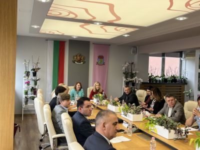Министърът на туризма участва в заседанието на ОТУР “Долината на Розите“