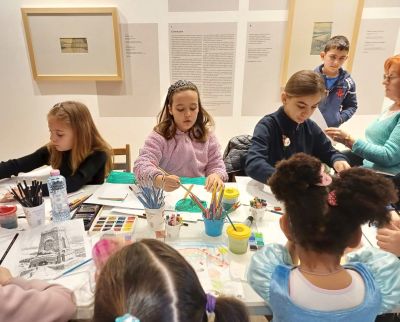 Десетки деца посетиха творческото ателие организирано в музей “Ахинора“ по повод Националния празник