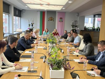 Министърът на туризма участва в заседанието на ОТУР “Долината на Розите“