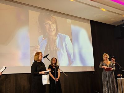 Отличиха кметът на Казанлък с наградата „Жена лидер в местната власт“