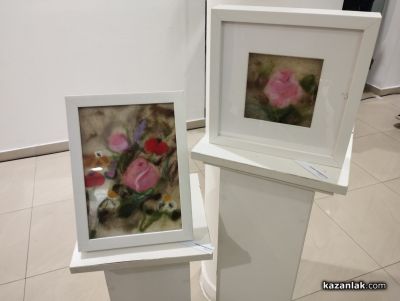 Осмомартенска изложба на жените-творци от Казанлък бе представена в зала “Иван Милев“ 