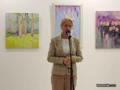 Осмомартенска изложба на жените-творци от Казанлък бе представена в зала “Иван Милев“ 