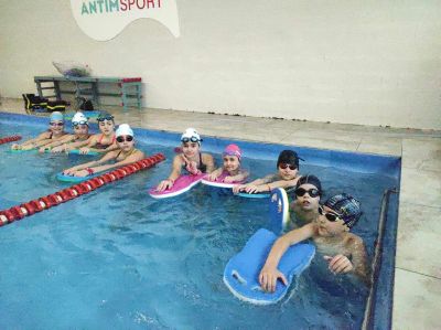 Състезателите на “Антим Спорт“ се стягат за вълнуващ тур по плуване в Стара Загора