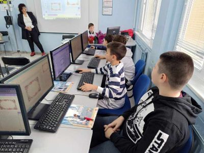 Красиви картички за 8 март, изработиха учениците от ОУ “Мати Болгария“ 