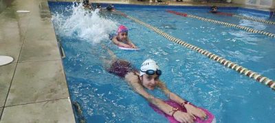 Състезателите на “Антим Спорт“ се стягат за вълнуващ тур по плуване в Стара Загора