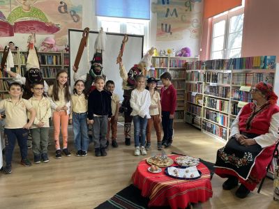 Деца и ученици пресъздадоха традициите и обичаите за празника Сирни заговезни