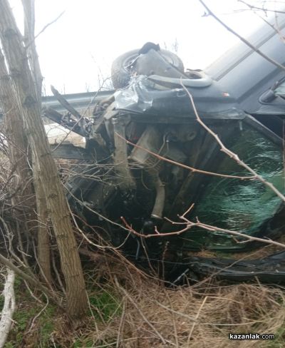 Кола излетя от пътя Мъглиж - Казанлък 