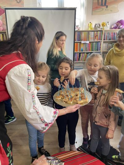 Деца и ученици пресъздадоха традициите и обичаите за празника Сирни заговезни