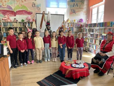 Деца и ученици пресъздадоха традициите и обичаите за празника Сирни заговезни