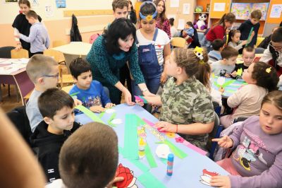 Пролетна приказка с бъдещите първокласници в ОУ „Чудомир“