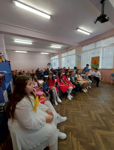 Пролетна приказка с бъдещите първокласници в ОУ „Чудомир“