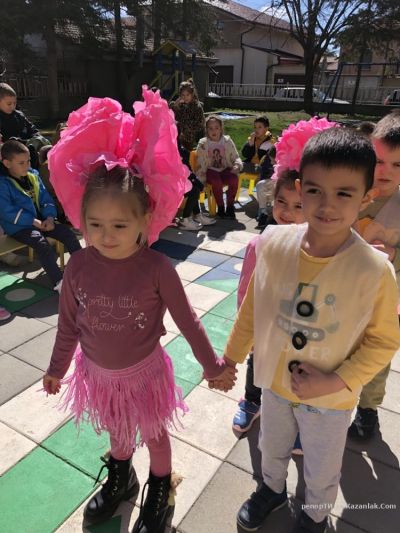 С редица инициативи ДГ №9 „Слънчице“ отбеляза Световния ден на рециклирането