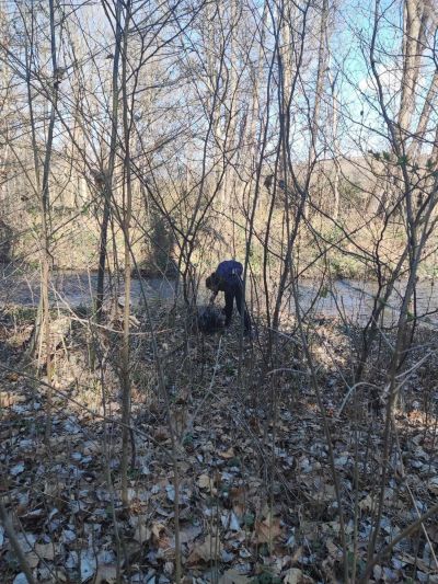 Ученици от ПХГ “Св. Св. Кирил и Методий“ се включиха в почистването на защитена местност “Гората на Боряна“