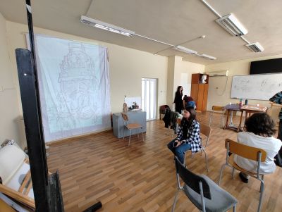 Светлинна арт инсталация поставиха казанлъшките художници да краси града през Чудомировите празници