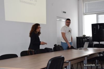 Изявените възпитаници на МГ: Тихомир Глухарев, който е единственият българин от областта, студент в престижния Оксфордски университет