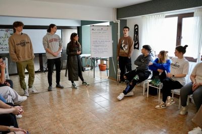 Представители на “Юнайтед Авангард Артист“ участваха в младежки обмен в Румъния