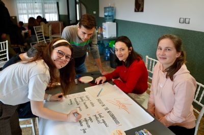 Представители на “Юнайтед Авангард Артист“ участваха в младежки обмен в Румъния