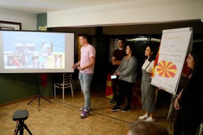 Представители на “Юнайтед Авангард Артист“ участваха в младежки обмен в Румъния