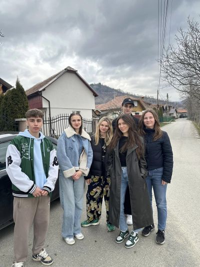 Представители на “Юнайтед Авангард Артист“ участваха в младежки обмен в Румъния