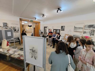 Светлинна арт инсталация поставиха казанлъшките художници да краси града през Чудомировите празници