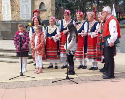 Ученици от ОУ „Чудомир“ участваха в честването на 111-ата годишнина от превземането на Одринската крепост