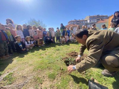 Лесовъди от Горското в Казанлък гостуваха на ДГ “Юрий Гагарин”