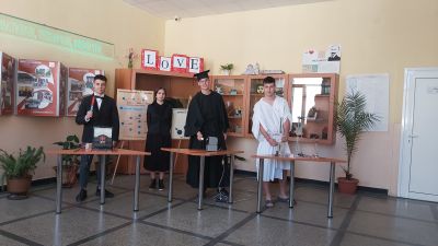 Хаджиеновци отбелязаха Деня на физиката с интересна инициатива 