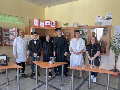 Хаджиеновци отбелязаха Деня на физиката с интересна инициатива 