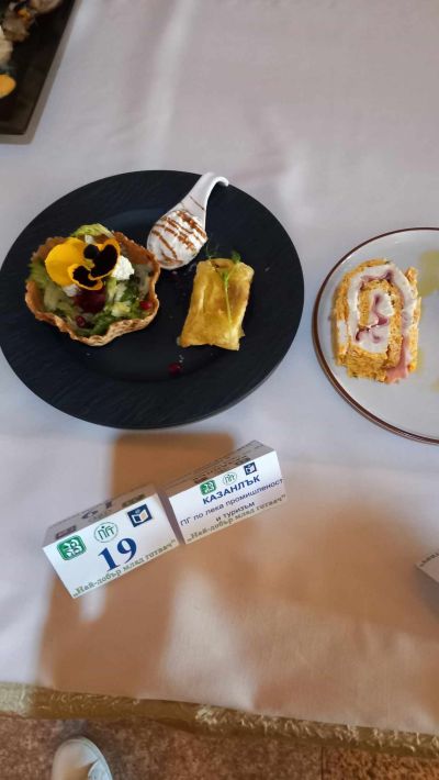 Наталия Добрева ще представя ПГЛПТ в Националното състезание за „Най-добър млад сервитьор“