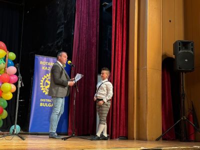 Конкурс, концерт, литературно представяне и театрална постановка зарадваха публиката в шестия ден от Чудомирови празници 2024 в Казанлък