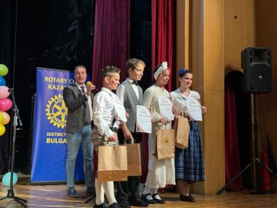 Конкурс, концерт, литературно представяне и театрална постановка зарадваха публиката в шестия ден от Чудомирови празници 2024 в Казанлък