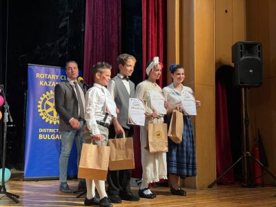 Конкурс, концерт, литературно представяне и театрална постановка зарадваха публиката в шестия ден от Чудомирови празници 2024 в Казанлък