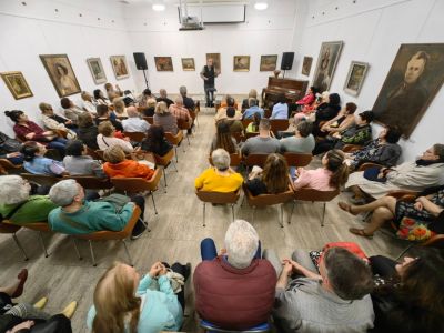 Конкурс, концерт, литературно представяне и театрална постановка зарадваха публиката в шестия ден от Чудомирови празници 2024 в Казанлък