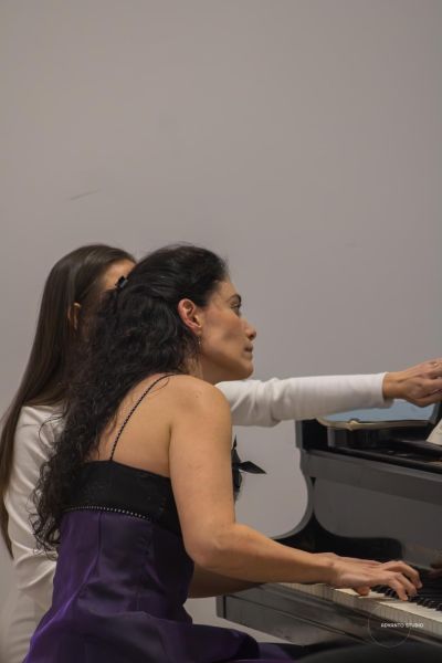 Вълнуващо литературно представяне и концерт зарадваха казанлъшката публика в предпоследния ден от Чудомирови празници 2024