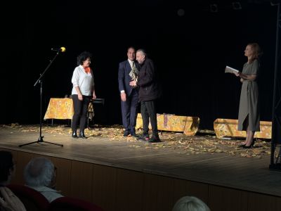 Моноспектакълът „Нашенец“ на Мариус Куркински спечели 21-ата награда „Комедиен хит на сезона“ в Казанлък