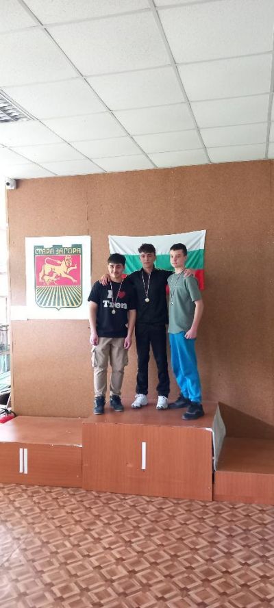 С нови медали се завърнаха стрелците в Казанлък