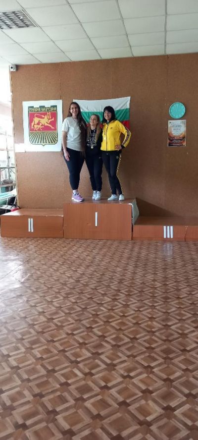 С нови медали се завърнаха стрелците в Казанлък