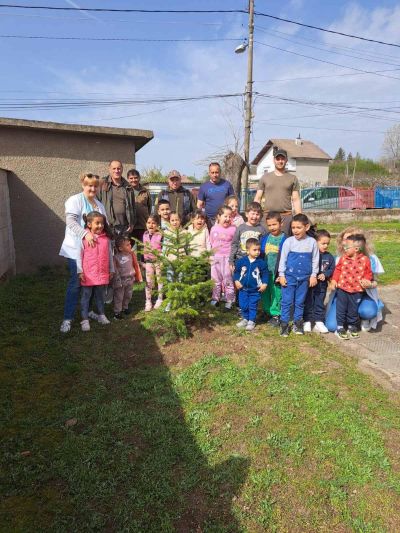 Служители на ТП „ДЛС Мазалат” залесиха с дръвчета в селата Тъжа, Манолово, Осетеново и Александрово