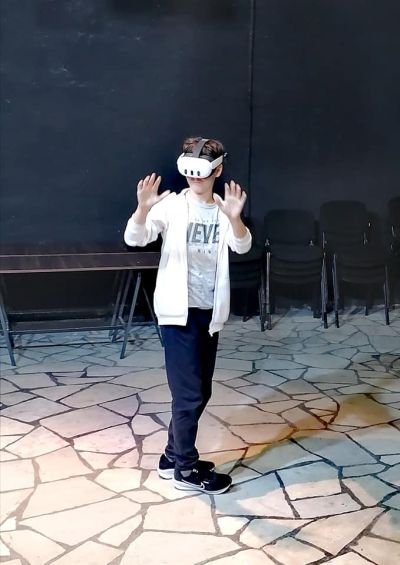 Ученици от клуб „Светлини сред сенките” направиха писателска работилница в София