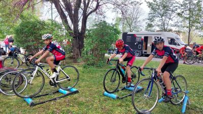 “Лястовиците“ се окичиха със злато, сребро и бронз