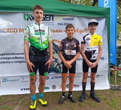 “Лястовиците“ се окичиха със злато, сребро и бронз