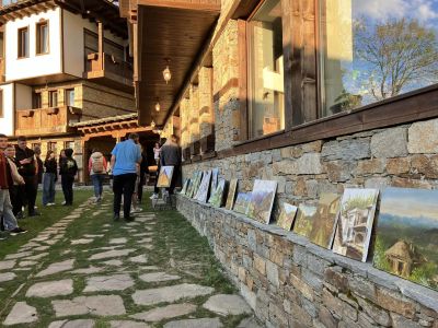 17 млади художници твориха на пленер в с. Лещен