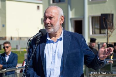 Десетки гости се събраха край Шипка за откриването на археокомплекс „Долината на тракийските царе“